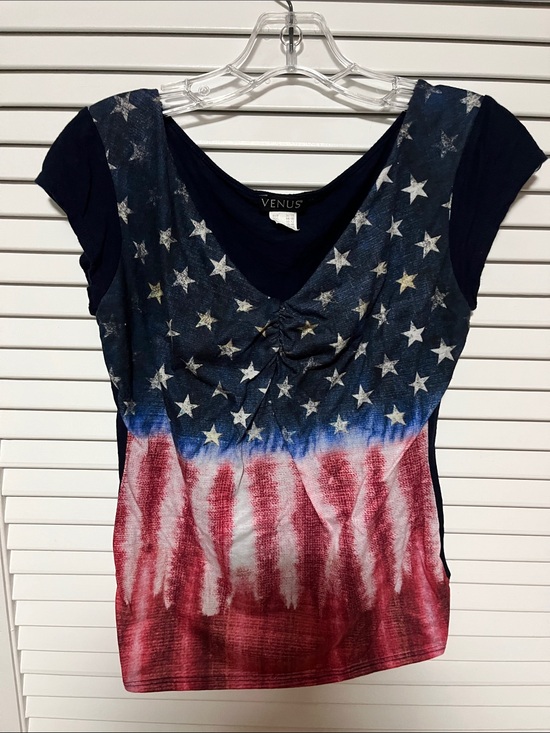 VENUS Tops - VENUS Red, White & Blue Star Stripe V-Neck Tee